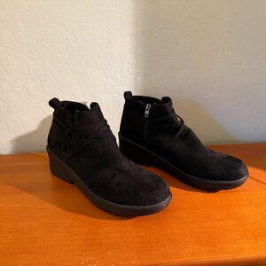 LifeStride Women’s Blaine Black Ankle Booties – Suede Look, Comfort Wedge, Side